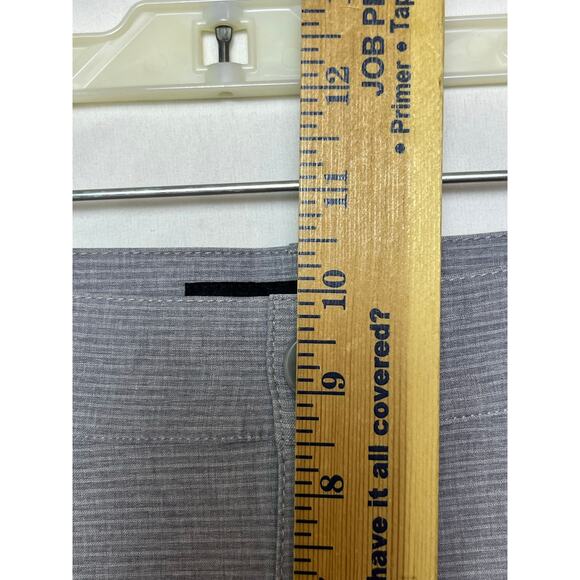 Travis Mathew Men’s 30 Gray Sand Harbor 9” Striped Golf Shorts 1MW397 Casual - Picture 6 of 6